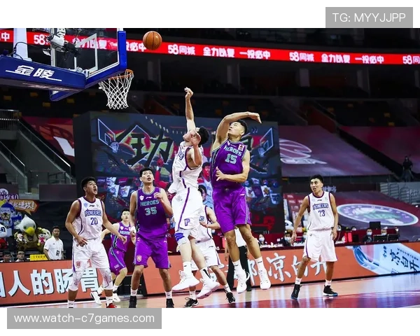 CBA季后赛激战正酣各队全力冲刺总冠军争夺战